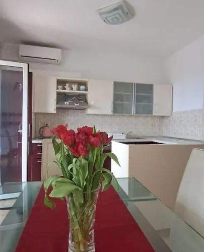 Mimi * Макарска