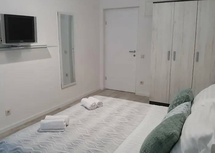 Mimi Макарска