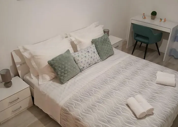 Mimi Макарска