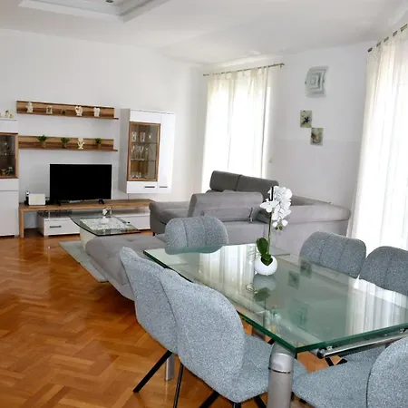 Apartman Mimi *